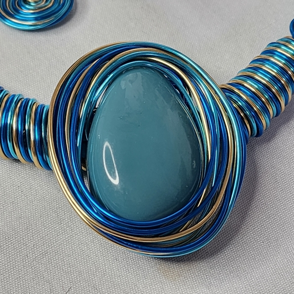 Blue Wire Wrapped Necklace and Earrings Set New - Picture 4 of 11